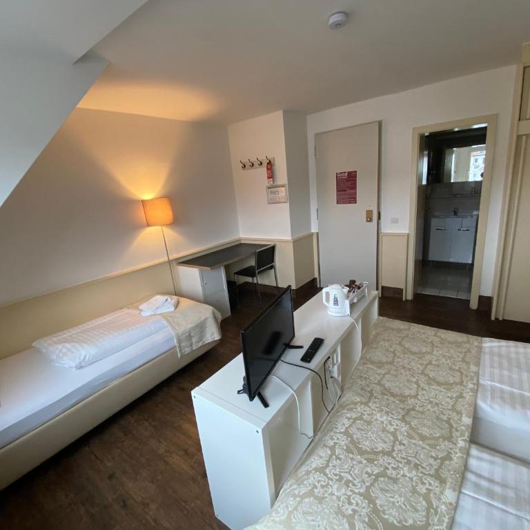 THE 4YOU Hostel & Hotel Munich - Triple Room - 9
