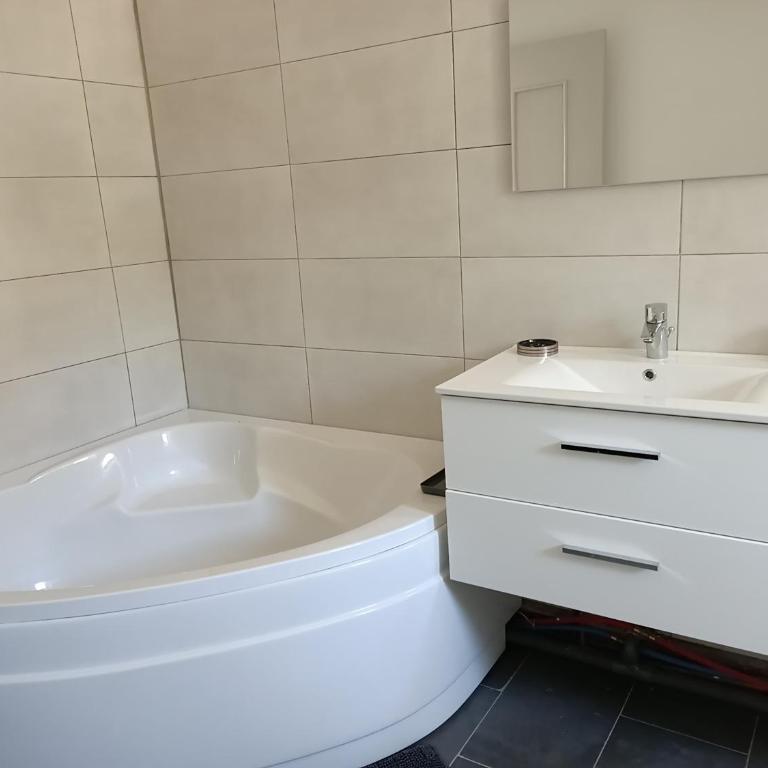 Location Bord de mer, villa de vacances 6-8 personnes - jardin - Villa mit 3 Schlafzimmern - 4