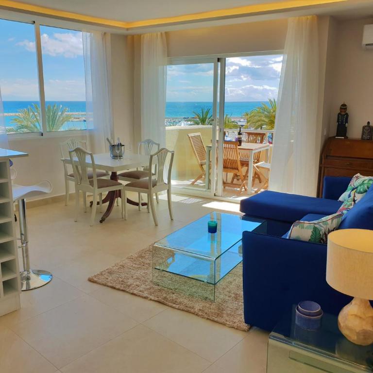 FANTASTIC APARTMENT IN FRONT OF THE SEA & MARINA - Apartamento de 2 dormitorios - 4