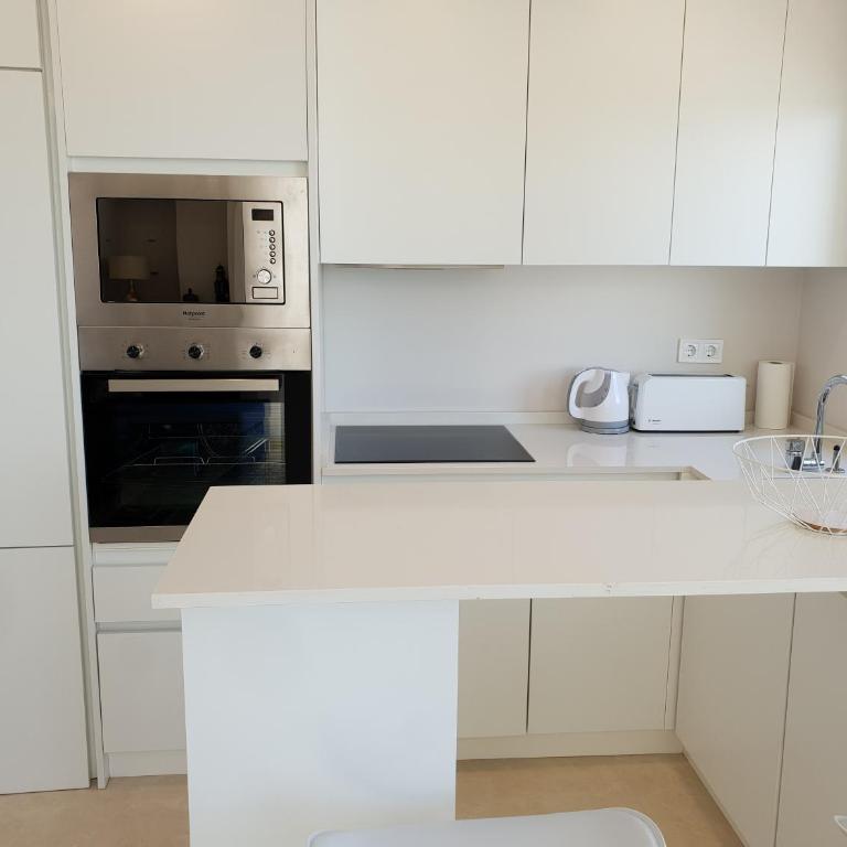 FANTASTIC APARTMENT IN FRONT OF THE SEA & MARINA - Apartamento de 2 dormitorios - 8