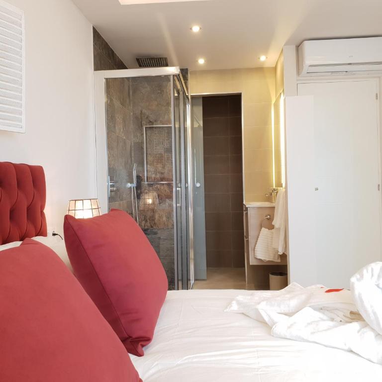 FANTASTIC APARTMENT IN FRONT OF THE SEA & MARINA - Apartamento de 2 dormitorios - 15