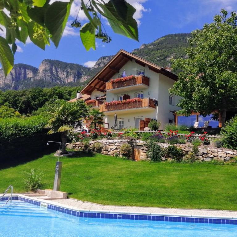 Kerschbamerhof im Süden Südtirols - Apartment with Pool View - 1