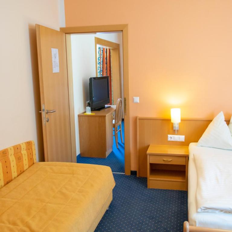 Strandhotel Burgstaller - Familiensuite mit Balkon - 4