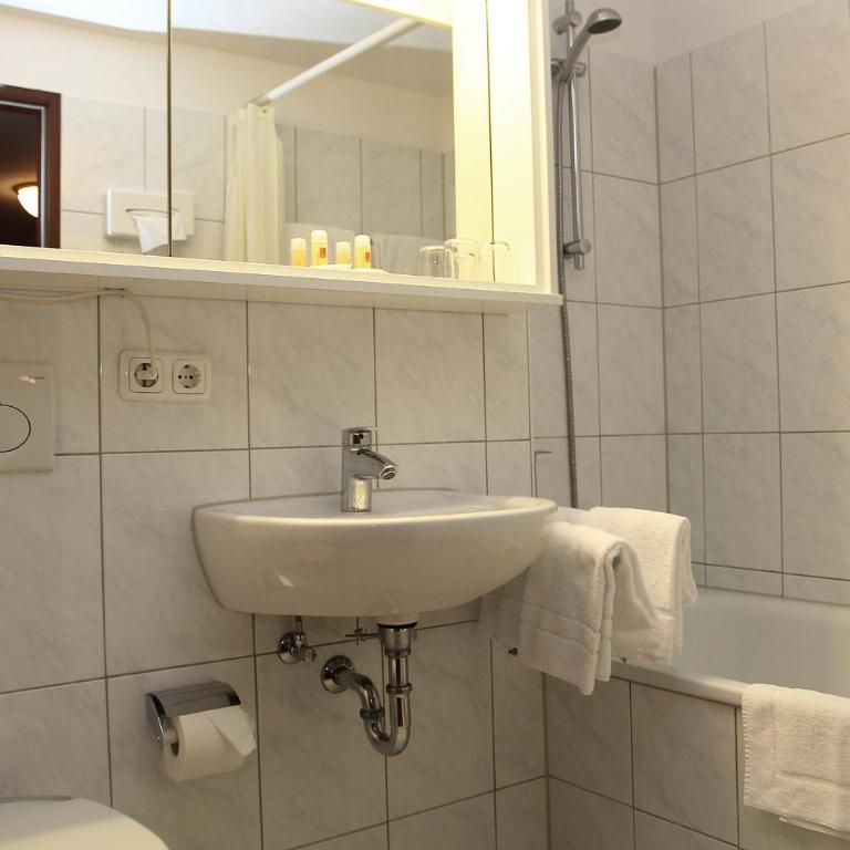 Hotel Gästehaus Forum am Westkreuz - Zweibettzimmer - 2