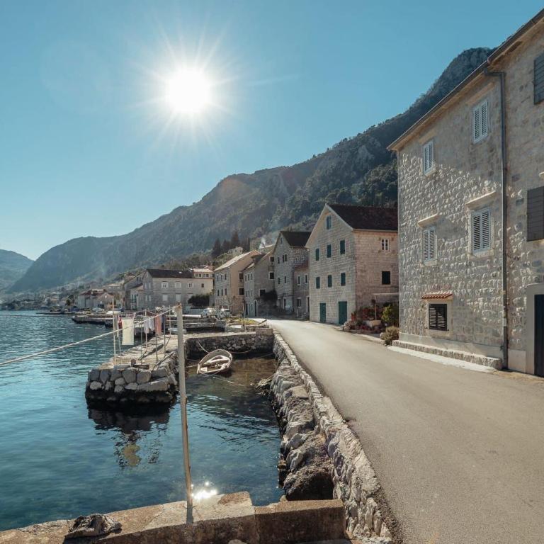 18th Century Villa in the UNESCO Bay of Kotor - Villa with Sea View - 4
