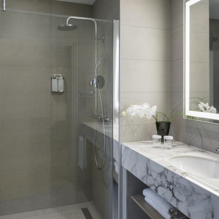Warwick Reine Astrid - Lyon - Suite Executive - 1