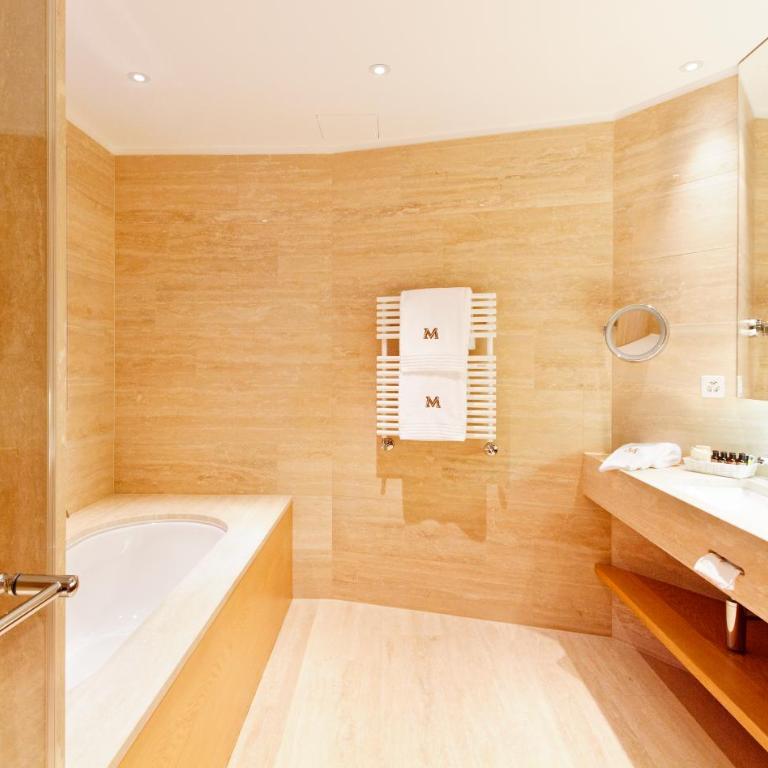 Art Boutique Hotel Monopol - Deluxe Suite - 6