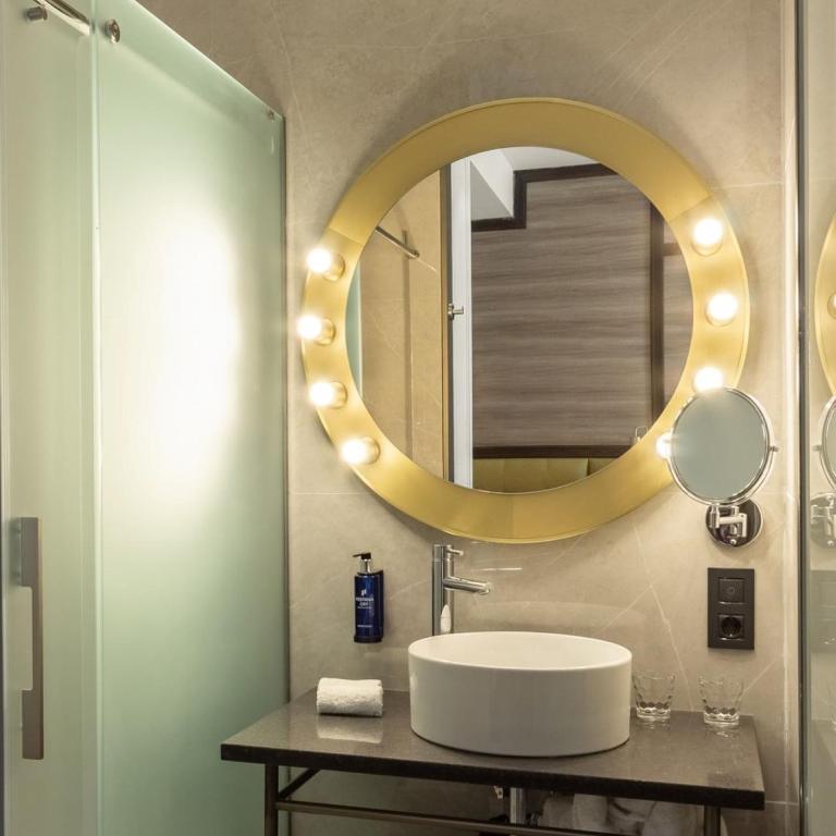 Pestana CR7 Gran Vía Madrid - Habitación cómoda - 5
