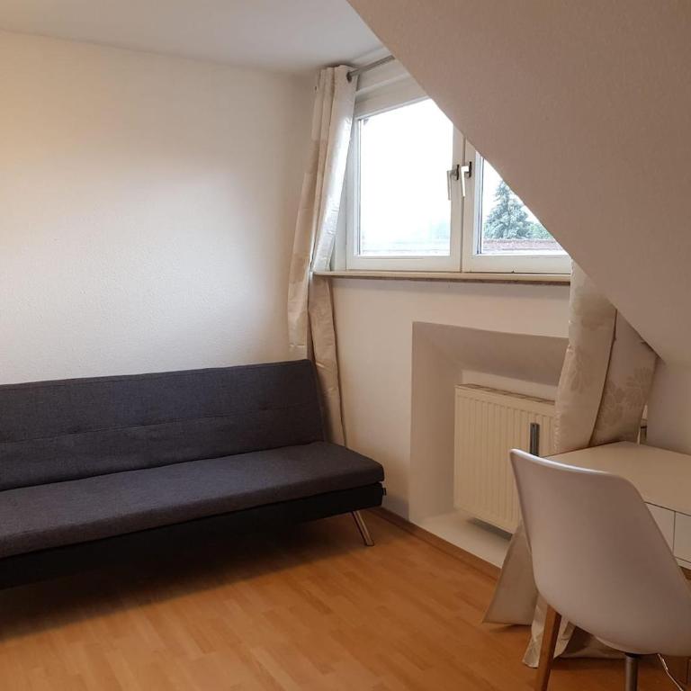 Sonniges Dach-Ferienzimmer - Apartment mit 1 Schlafzimmer - 4