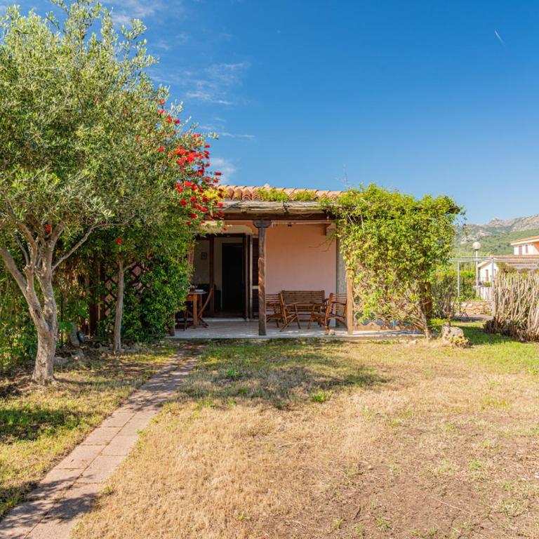 Appartamento Trilocale Le Canne 4 posti letto con giardino e posto auto privato - Casa con 2 Camere da Letto - 1