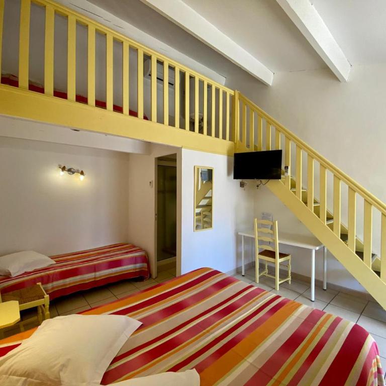 Hotel Myriam Vias Plage - Chambre Quadruple avec Terrasse - 11