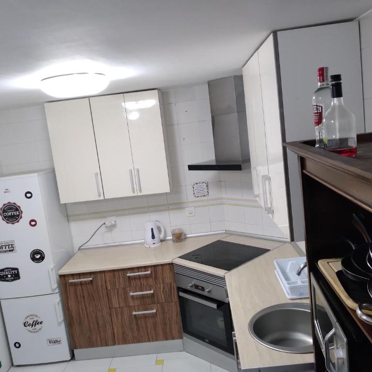 Casa Blanca 48 - Double Room with Shared Bathroom - 1