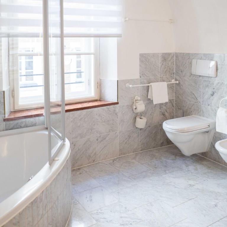 Altstadt Hotel Stadtkrug - Comfort Ferienwohnung (2 Gäste: 50 m², 3 Gäste: 60 m²) - 3