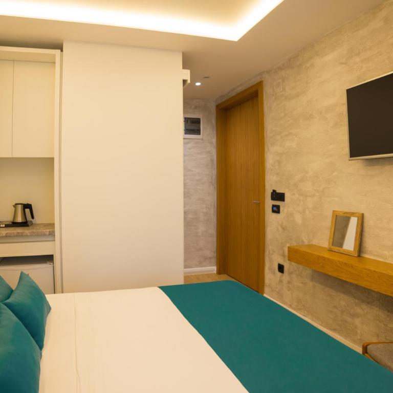 Hotel Admiral - Standardna Dvokrevetna Soba sa Bračnim Krevetom/Zasebnim Krevetima - 2