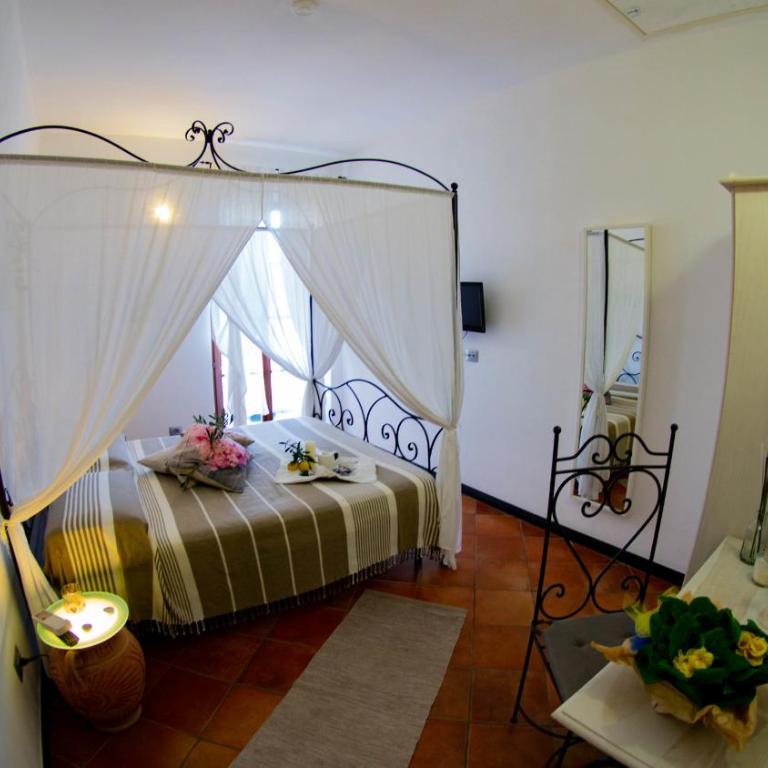 Rooms and Breakfast da Carla - Camera Tripla con Bagno - 4