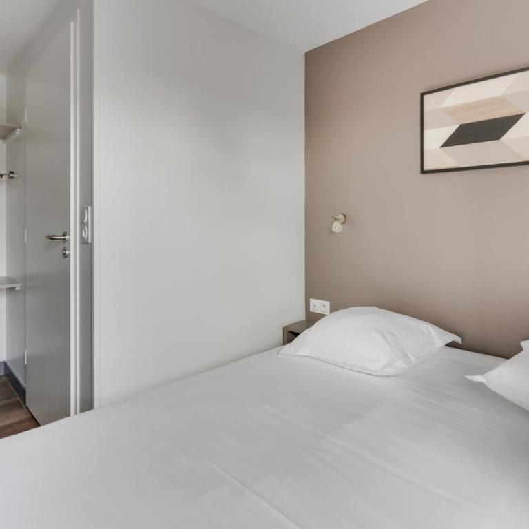 balladins Blois - Chambre Triple - 16 m² - 8