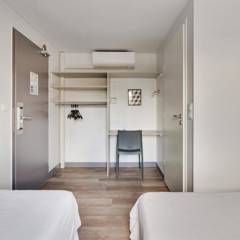 balladins Blois - Chambre Triple - 16 m² - 5