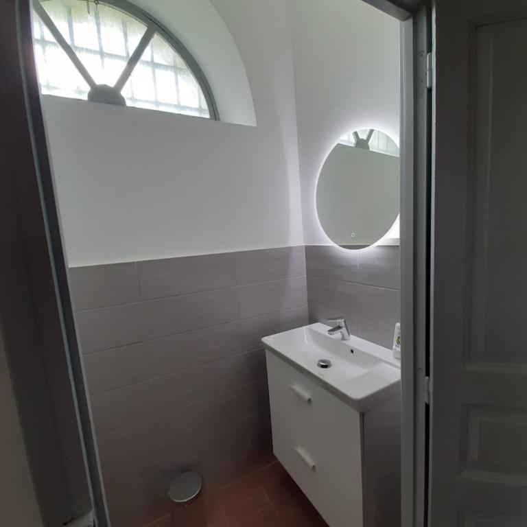 VILLA BELVEDERE D'AJACCIO, VILLA ENTIERE VUE MER POUR 2 à 10 VOYAGEURS - Villa - 32