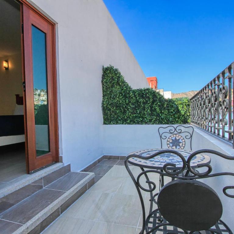 Hotel Santa Rita - Superior Room with Terrace - 4