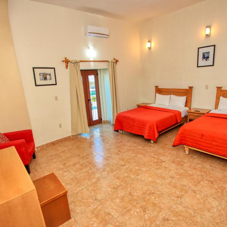 Hotel Santa Rita - Double Room with Two Double Beds with Balcony - 3