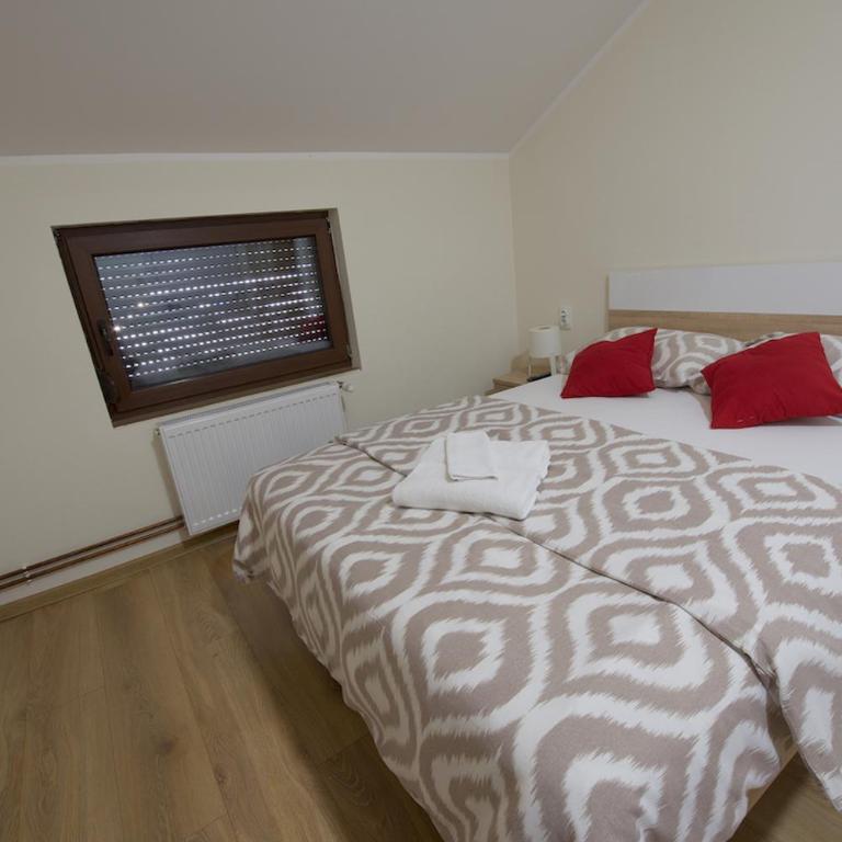 Vila Chess - Deluks Soba s Bračnim Krevetom i Pomoćnim Ležajem - 9