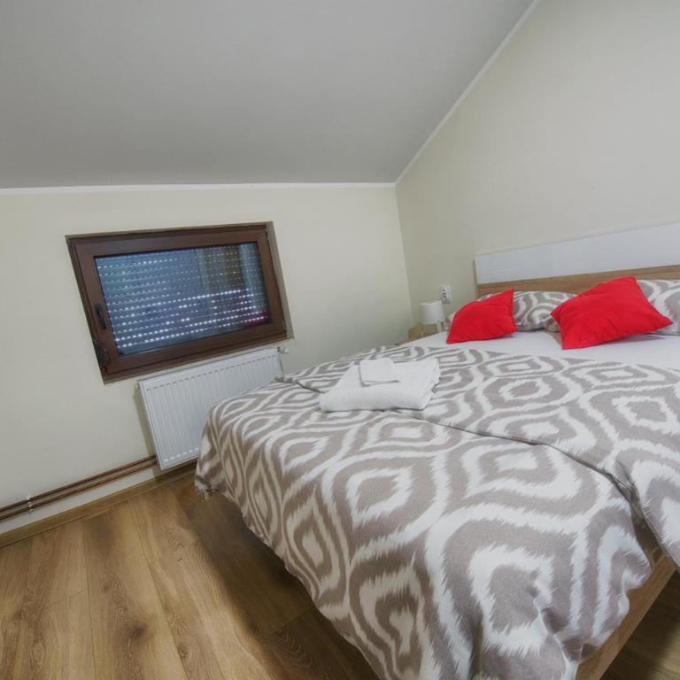 Vila Chess - Deluks Soba s Bračnim Krevetom i Pomoćnim Ležajem - 10