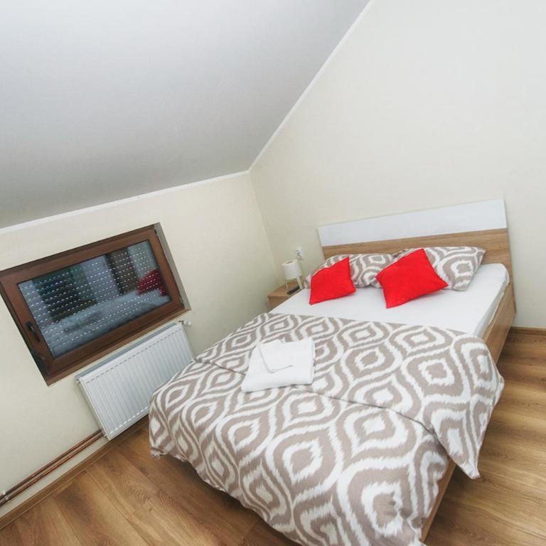 Vila Chess - Deluks Soba s Bračnim Krevetom i Pomoćnim Ležajem - 17