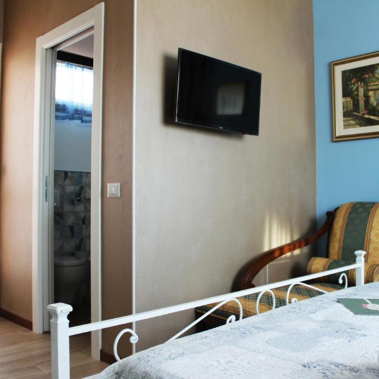 B&B Villa Lilla spiaggia inclusa e bici gratuite a San Benedetto del Tronto Camere con terrazzo e Colazione inclusa - Camera Matrimoniale con Balcone - 13