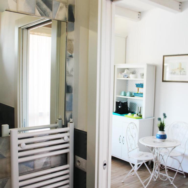 B&B Villa Lilla spiaggia inclusa e bici gratuite a San Benedetto del Tronto Camere con terrazzo e Colazione inclusa - Camera Matrimoniale con Balcone - 10