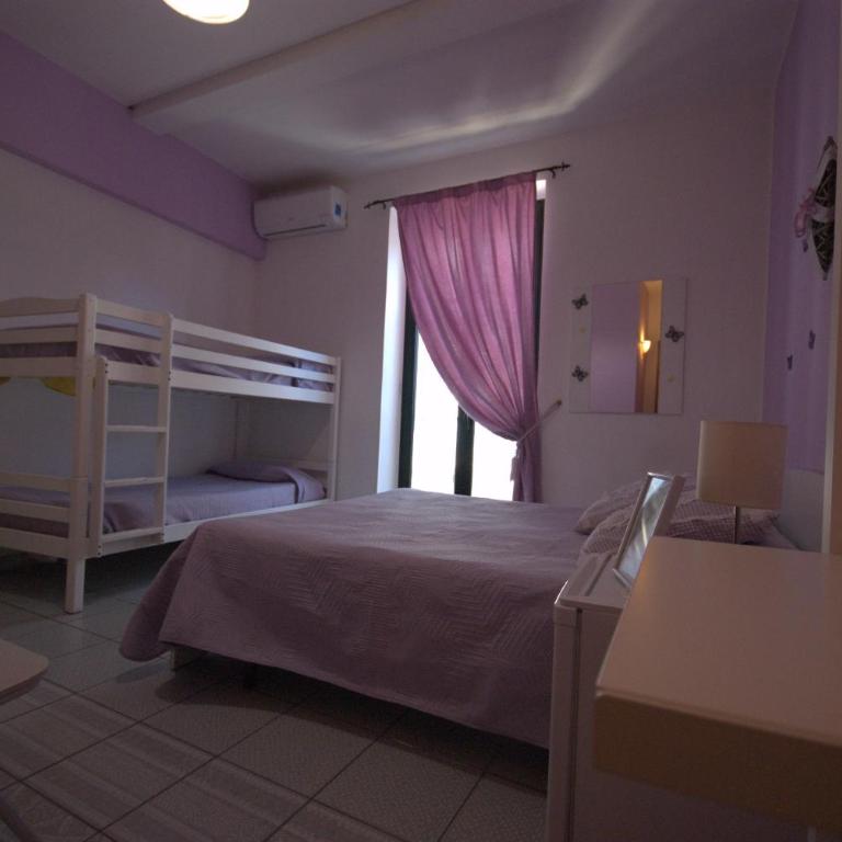 B&B Vittorio Emanuele - Camera Quadrupla con Bagno Privato - 14