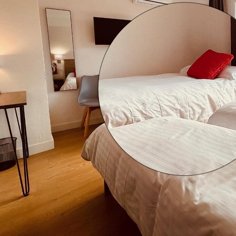 Hotel Courbet - Chambre Triple - Vue sur Cour - 3
