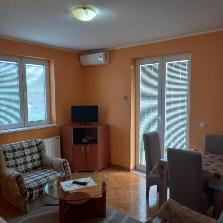 Apartmani Ivančica - One-Bedroom Apartment - 1