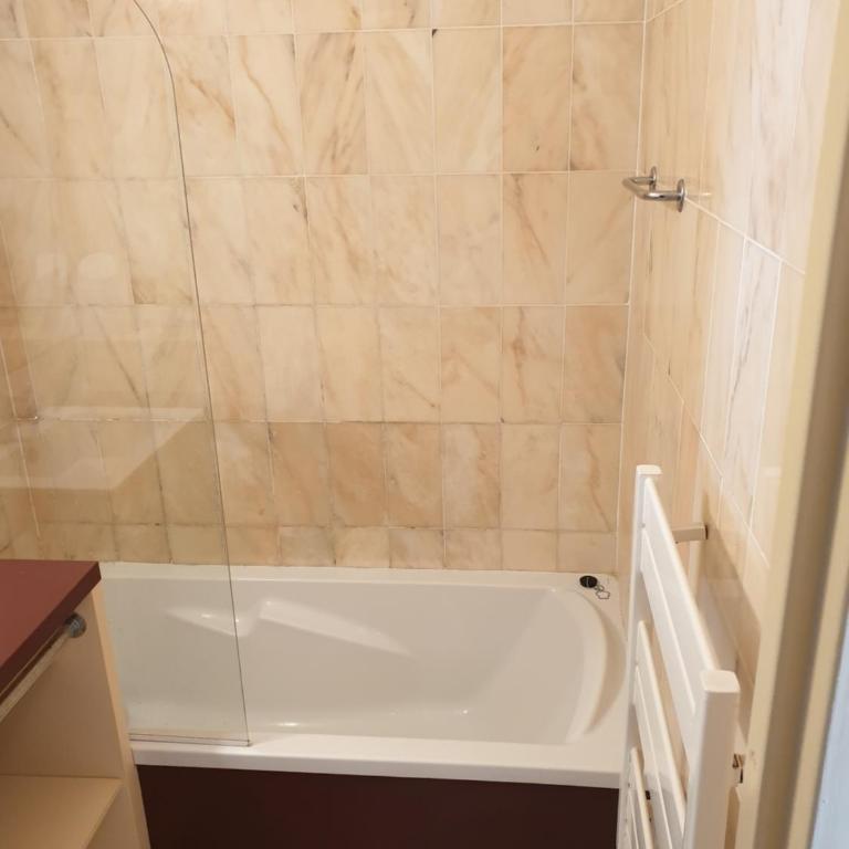 Charmante maison avec piscine - Maison 2 Chambres - 24