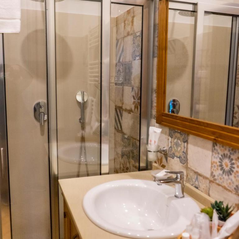 Relais Country House - Double Room with Garden View - 5