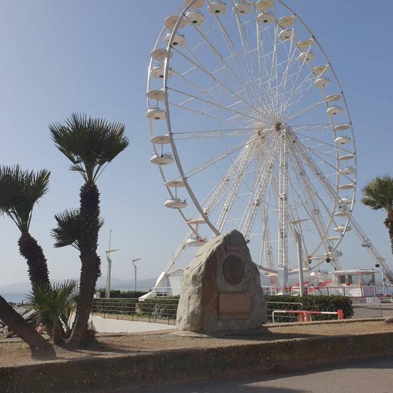 T2 climatisé à 5 minutes à pied de la plage avec parking, piscine et wifi - Appartamento con 1 Camera da Letto - 14