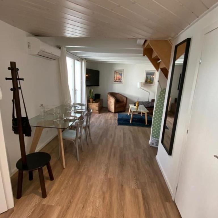 Tiny House - maison de ville au centre d'Annecy terrasse & climatisation - Maison de Vacances - 9