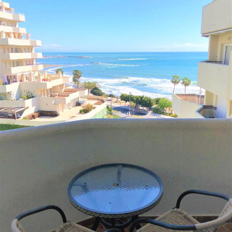 Precioso apartamento frente al mar Benalbeach - One-Bedroom Apartment - 6