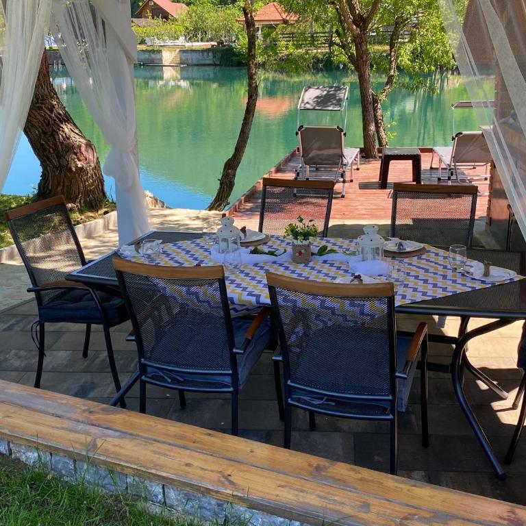 River Luxury House - Three-Bedroom Villa - 47