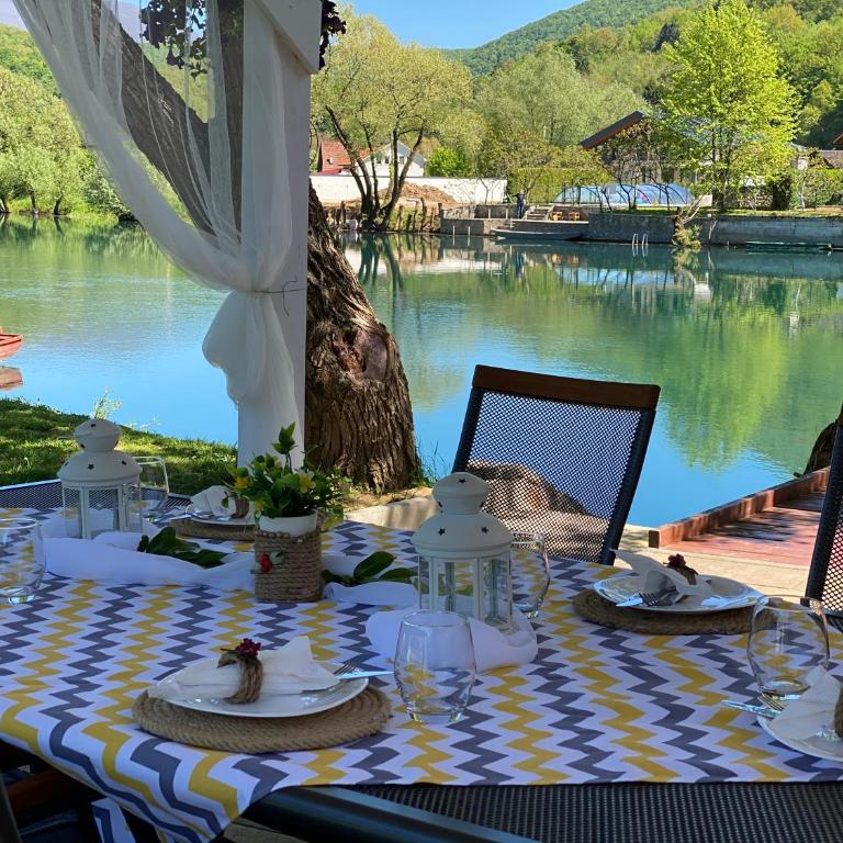 River Luxury House - Three-Bedroom Villa - 51