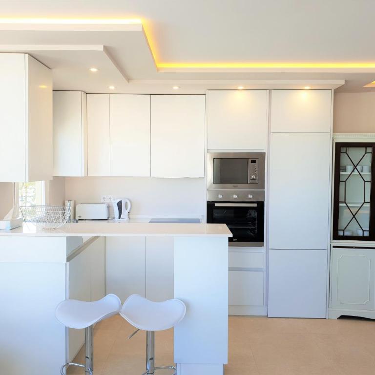 FANTASTIC APARTMENT B IN FRONT OF THE SEA & MARINA - Apartamento de 2 dormitorios - 11