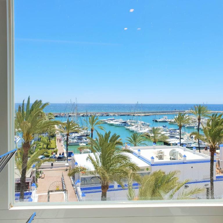 FANTASTIC APARTMENT B IN FRONT OF THE SEA & MARINA - Apartamento de 2 dormitorios - 9