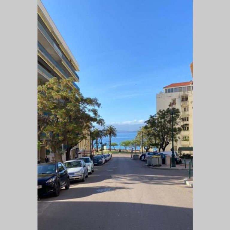 Ajaccio magnifique T2 neuf 40m2 avec balcon au Trottel 4 couchages wifi Clim parking plage à pieds 100m - Apartment mit 1 Schlafzimmer - 26