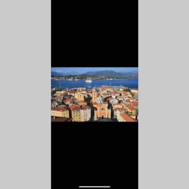 Ajaccio magnifique T2 neuf 40m2 avec balcon au Trottel 4 couchages wifi Clim parking plage à pieds 100m - Apartment mit 1 Schlafzimmer - 33