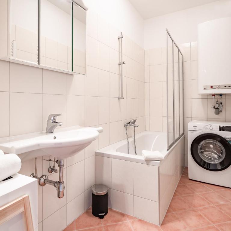 InnsbruckHomes at Botanical Garden - Two-Bedroom Apartment Top1 - 5