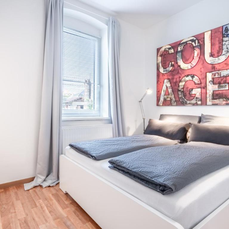 InnsbruckHomes at Botanical Garden - Two-Bedroom Apartment Top1 - 3