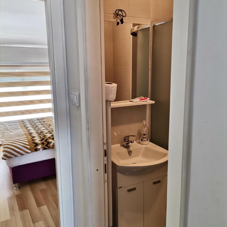 Centar Apartman ENMI 111 - One-Bedroom Apartment - 7