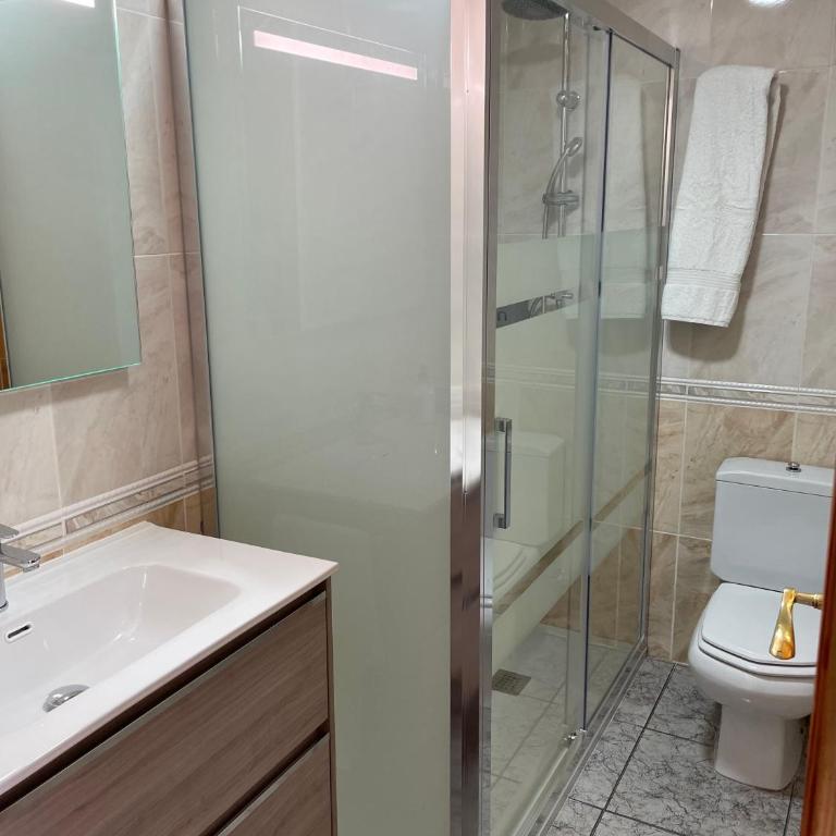 Apartamento en Plaza Triangular y muy cerca de la playa - Three-Bedroom Apartment - 11