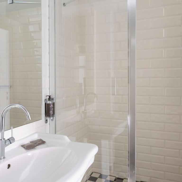 Hotel 34B - Astotel - Family Room - 2 Bedrooms - 5