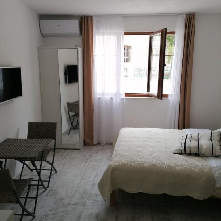 VILA MIRA - Deluks Studio sa Bračnim Krevetom (King-size) - 14