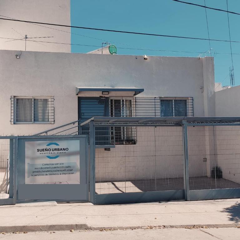 SUEÑO URBANO - Habitación Doble con baño privado - 1 o 2 camas - 1